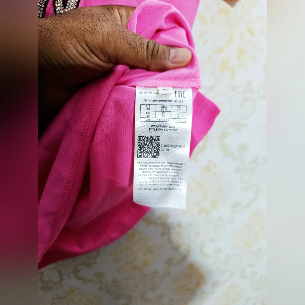 Guess - Picture 4 of 5